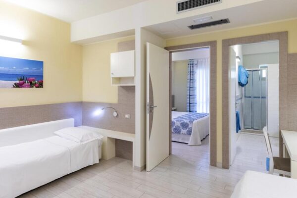 crp1550x755-junior-4-5