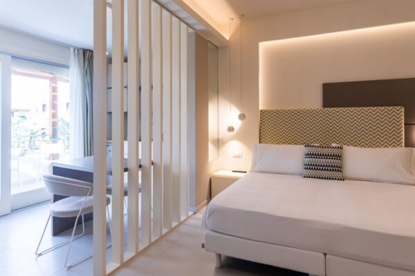 crp1550x755-snack-room-6