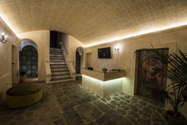 VillaAduaEsterniSpaziComuni9-768x503